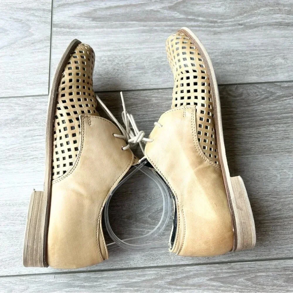 Vintage FarFalle Beige Perforated Leather Lace Up Oxford Made in Italy